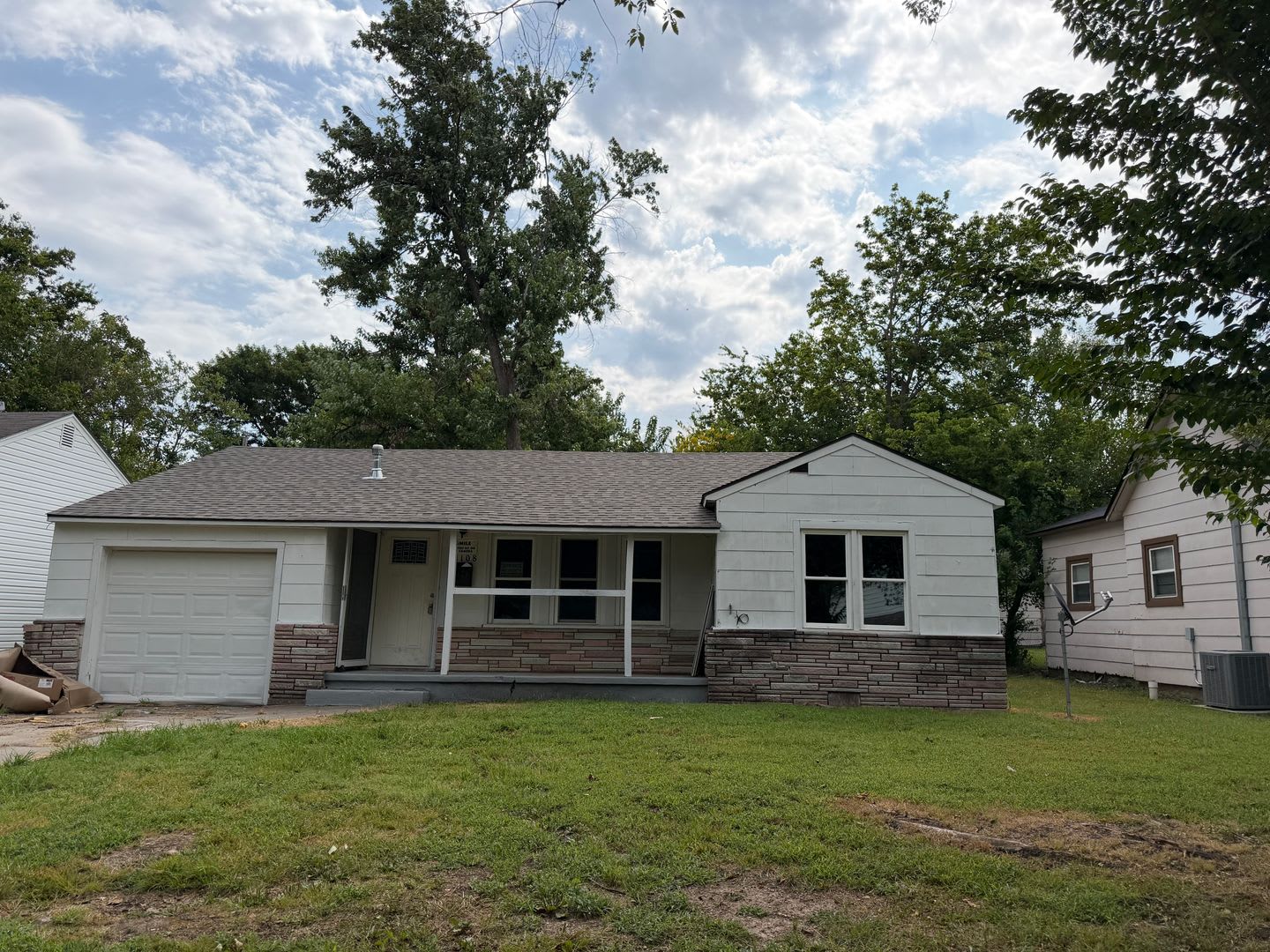 2 Bedroom 1 Bath Home + Office For RENT! – photo 1