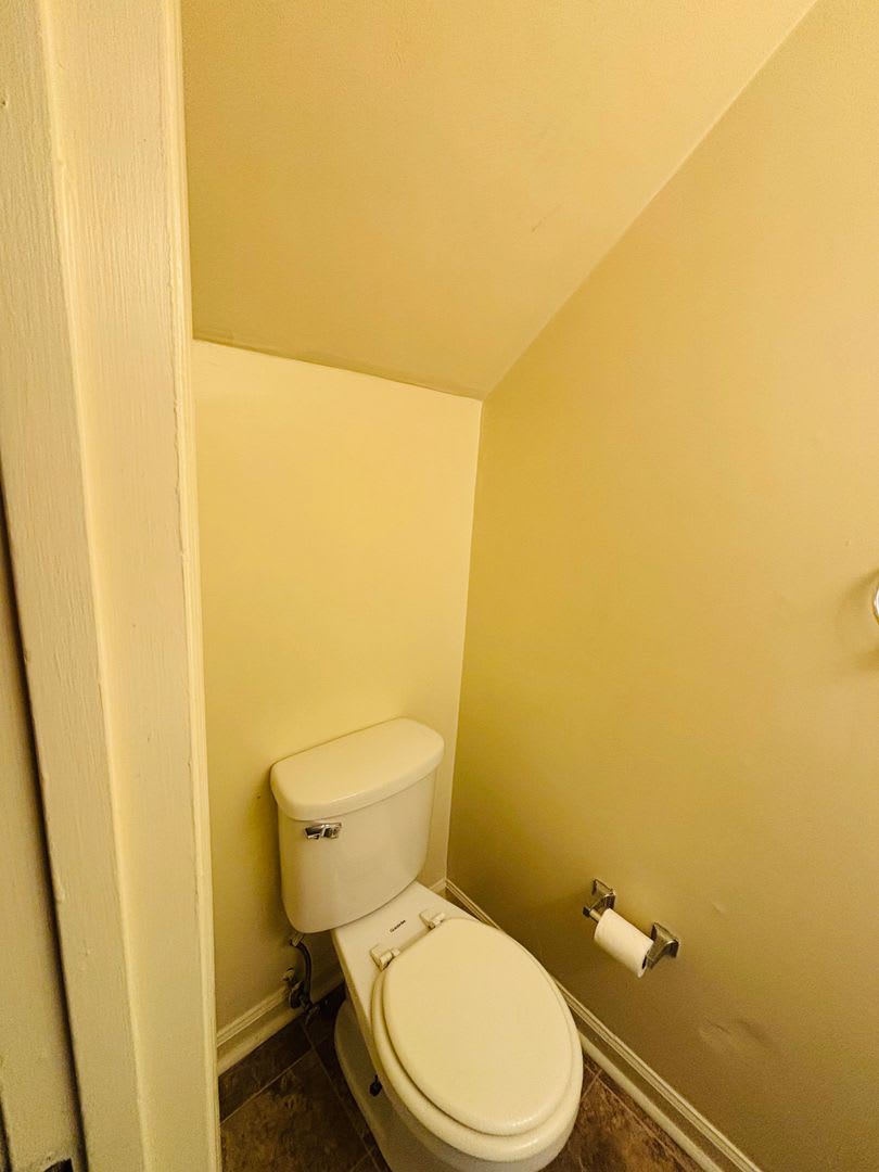 4 Bedroom 2.5 Bath Townhouse – photo 3