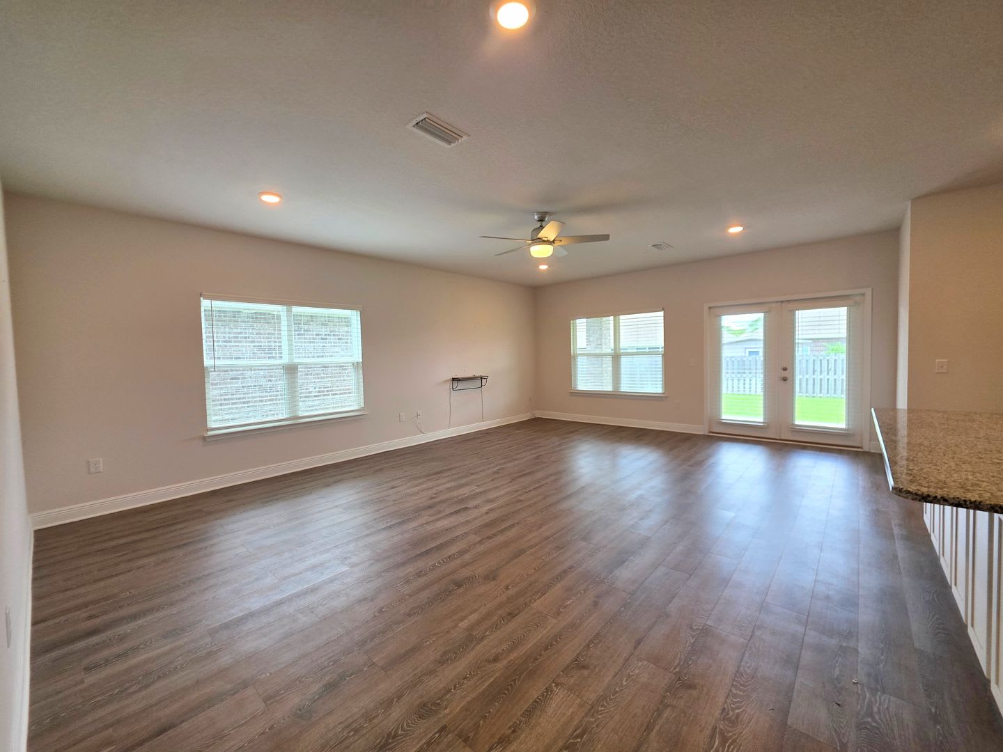 Beautiful 3BR/2BA in Gated Community with a Community Pool! – photo 3