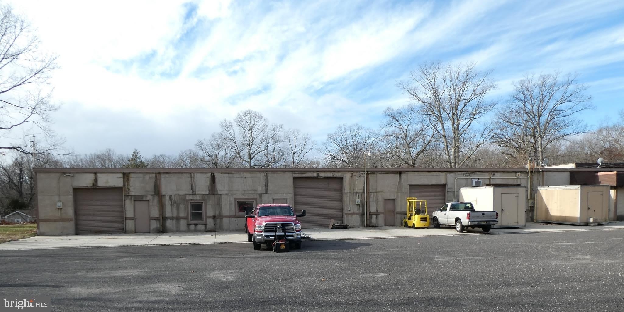 411 N GROVE Street – photo 1