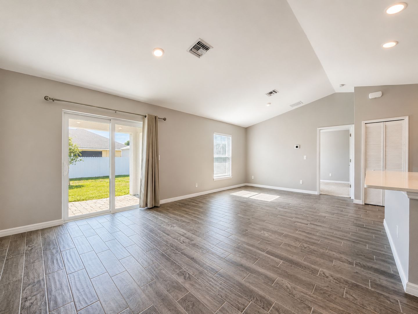 Newer Home for Rent – Enjoy the Florida Lifestyle You've Been Dreaming Of! – photo 4