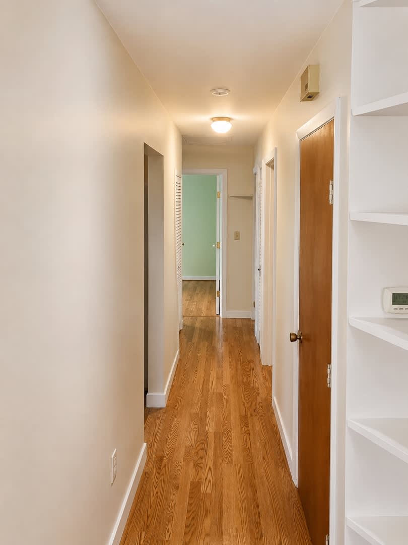 246 Howard st 3 bed 1 bath – photo 2