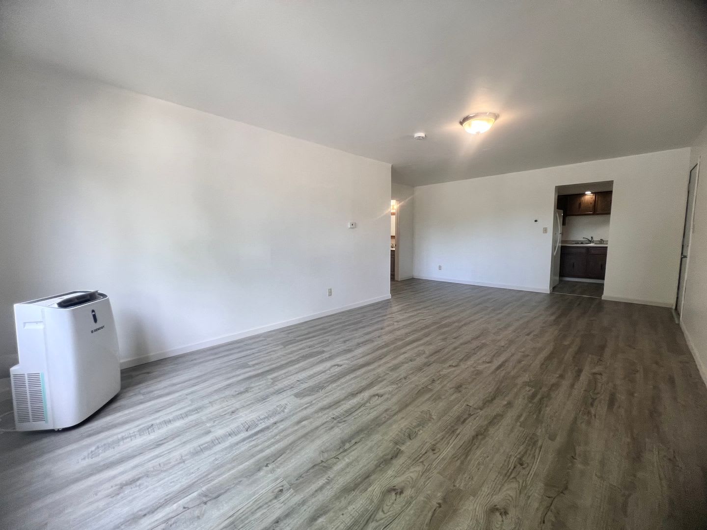 ET2134 E Locust St – photo 3