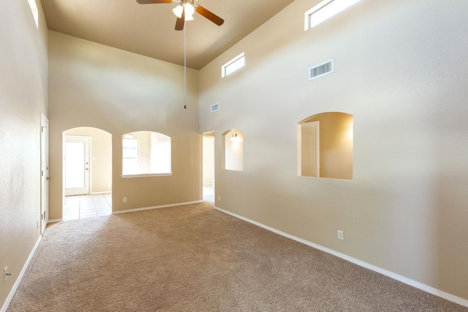 East El Paso 3 bed Refrig A/C next to Park! – photo 3