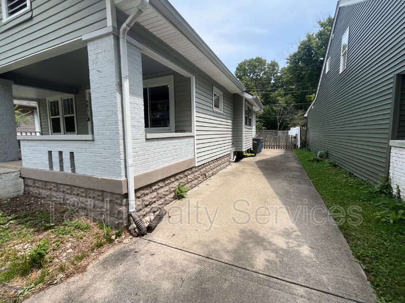 4831 Winthrop Avenue – photo 5