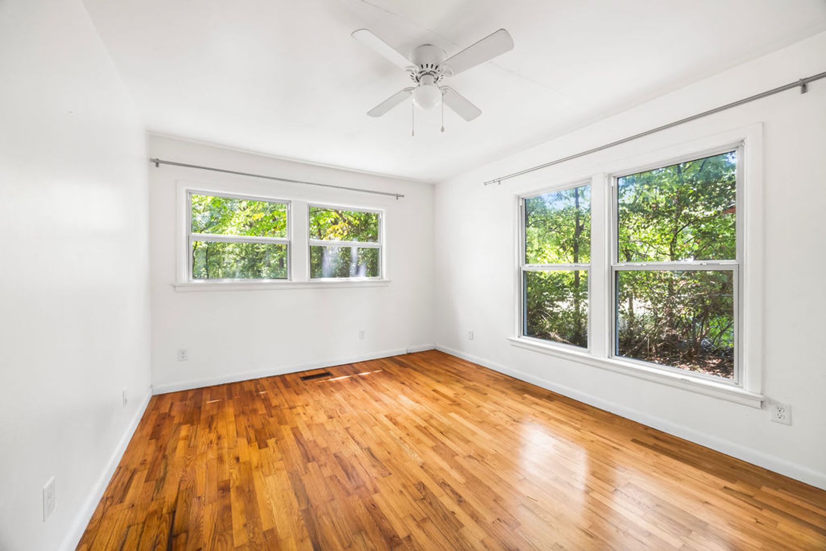 Move-in Ready! 3-Bedroom, 1.5 Bathroom Fayetteville Home on large, secluded lot – photo 3