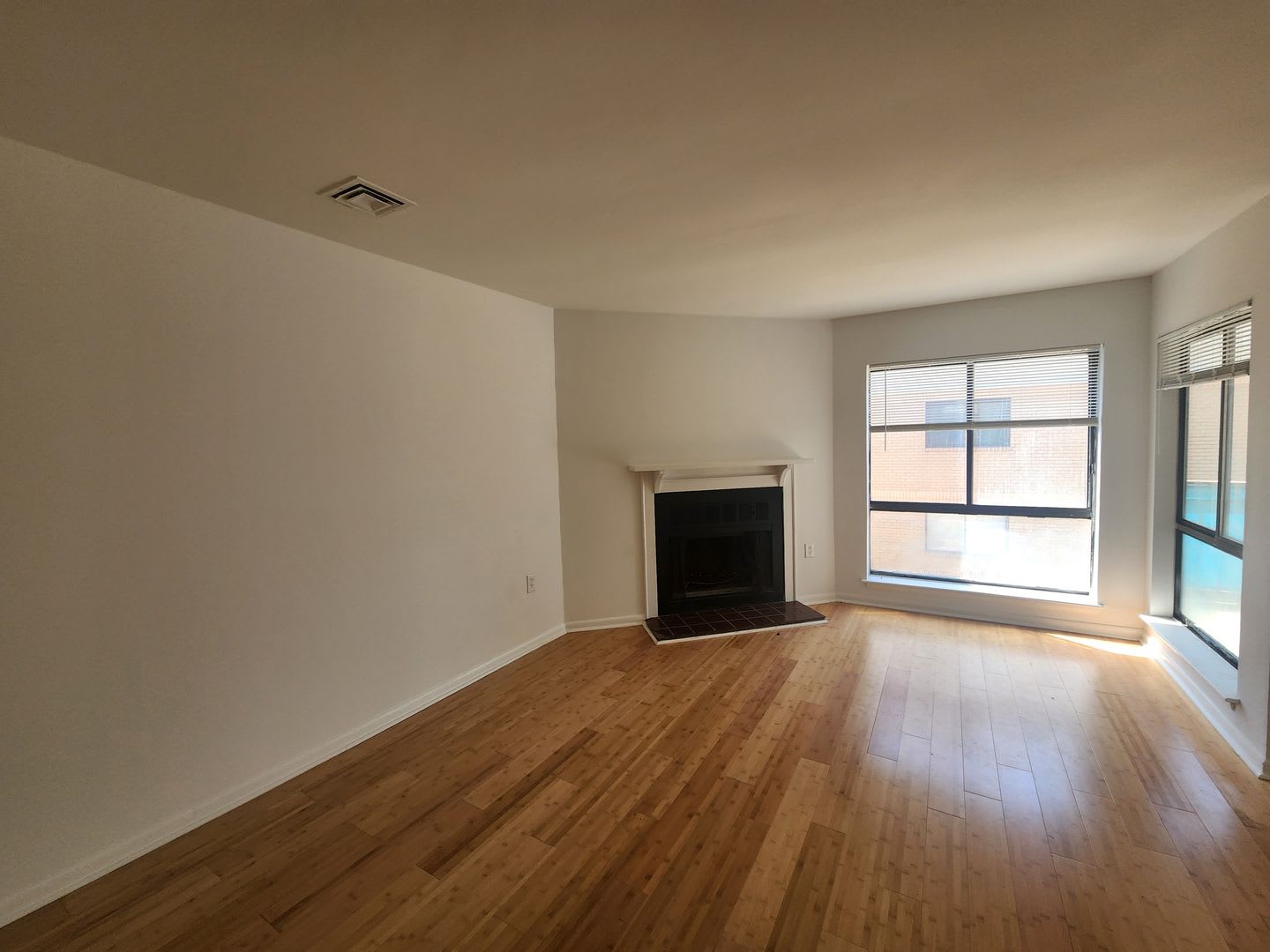 2 Bedroom Condo Near Hickory Grove – photo 2