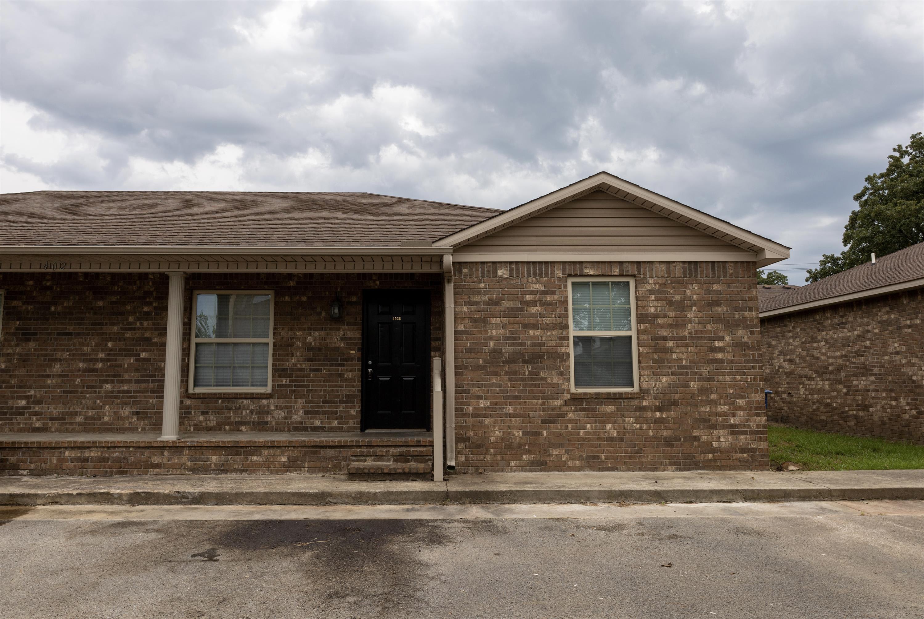 402 Main Street – photo 1
