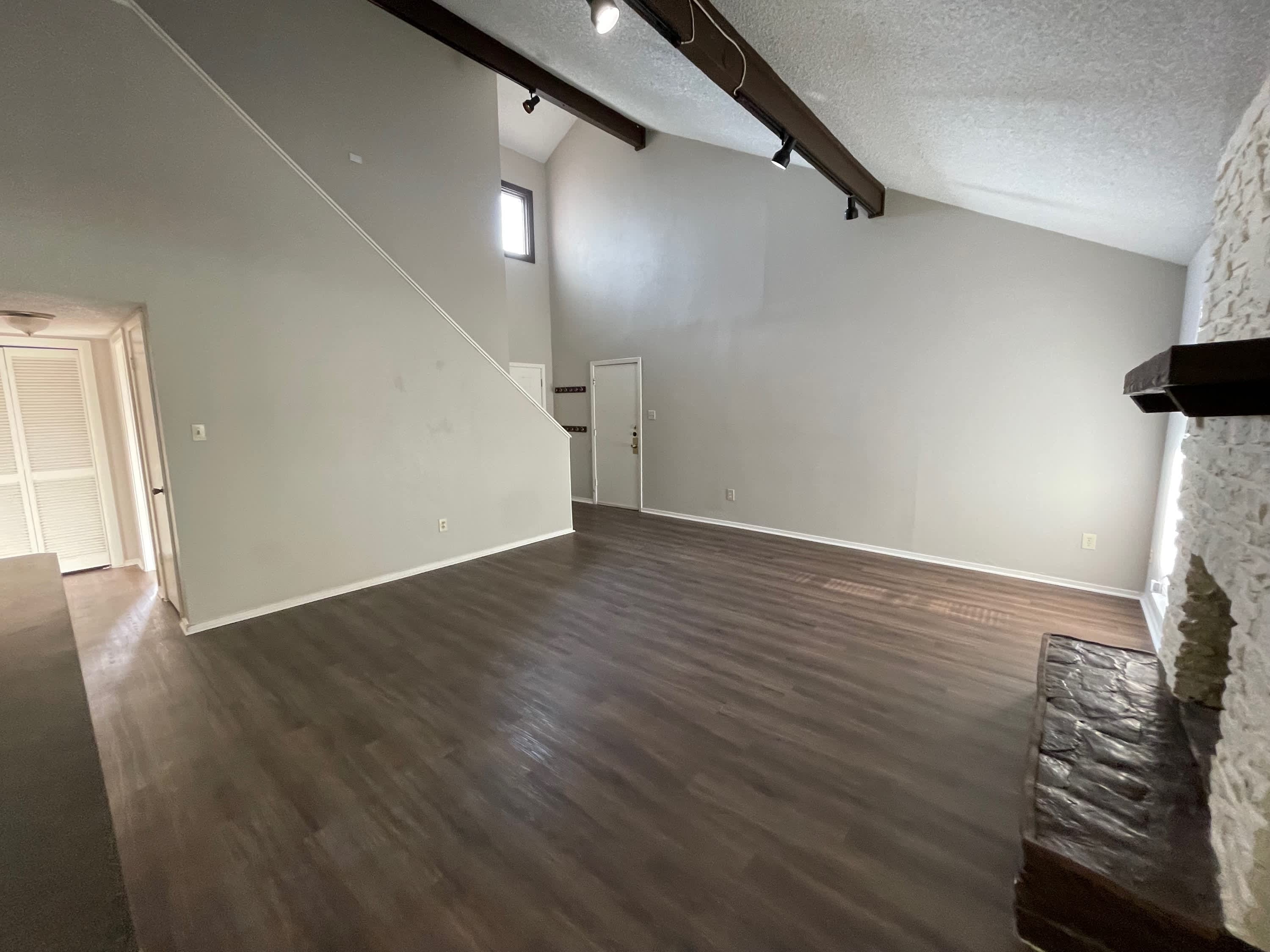 412 Blue Valley Drive – photo 3