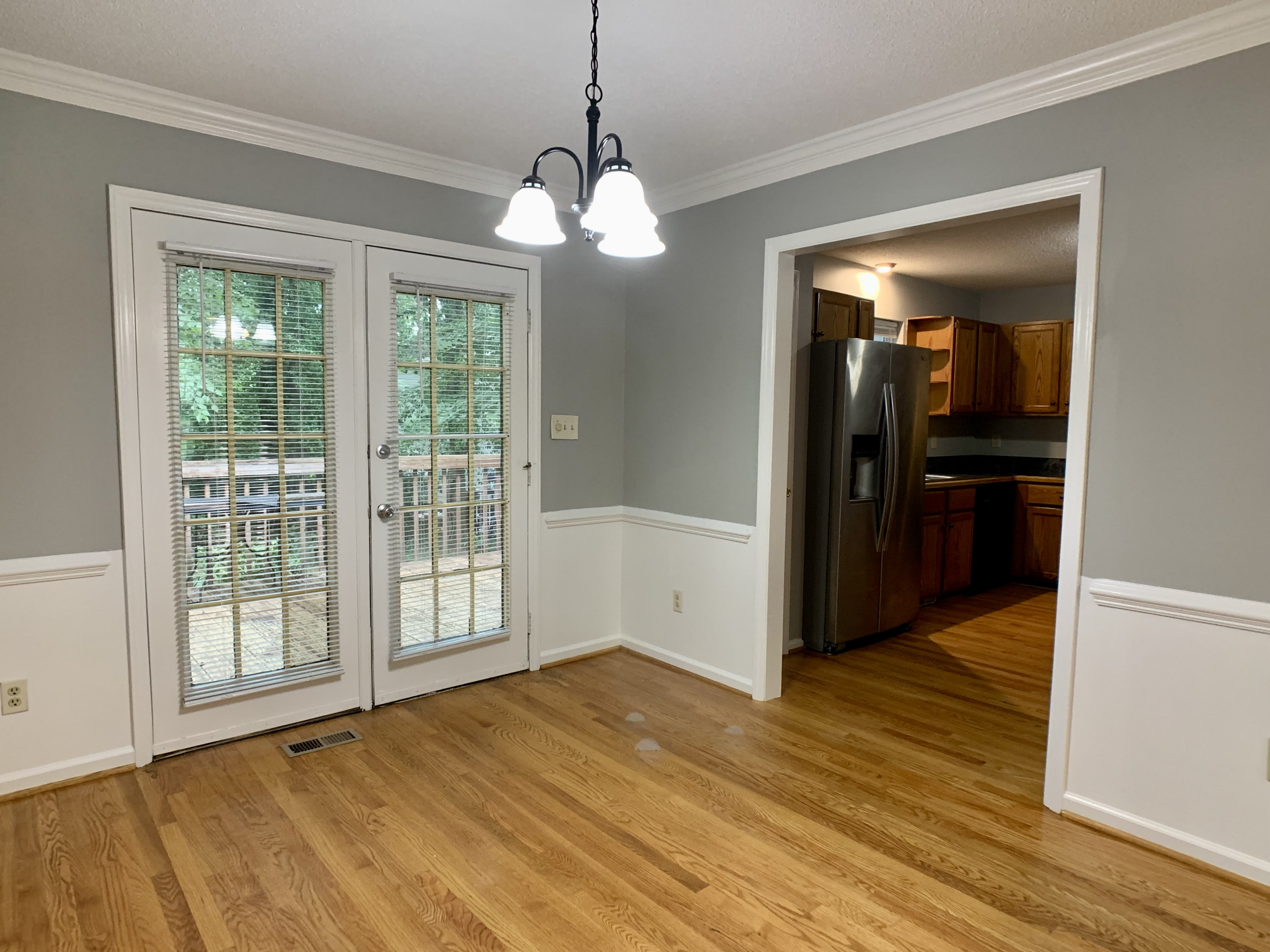 1073 Mills St – photo 5