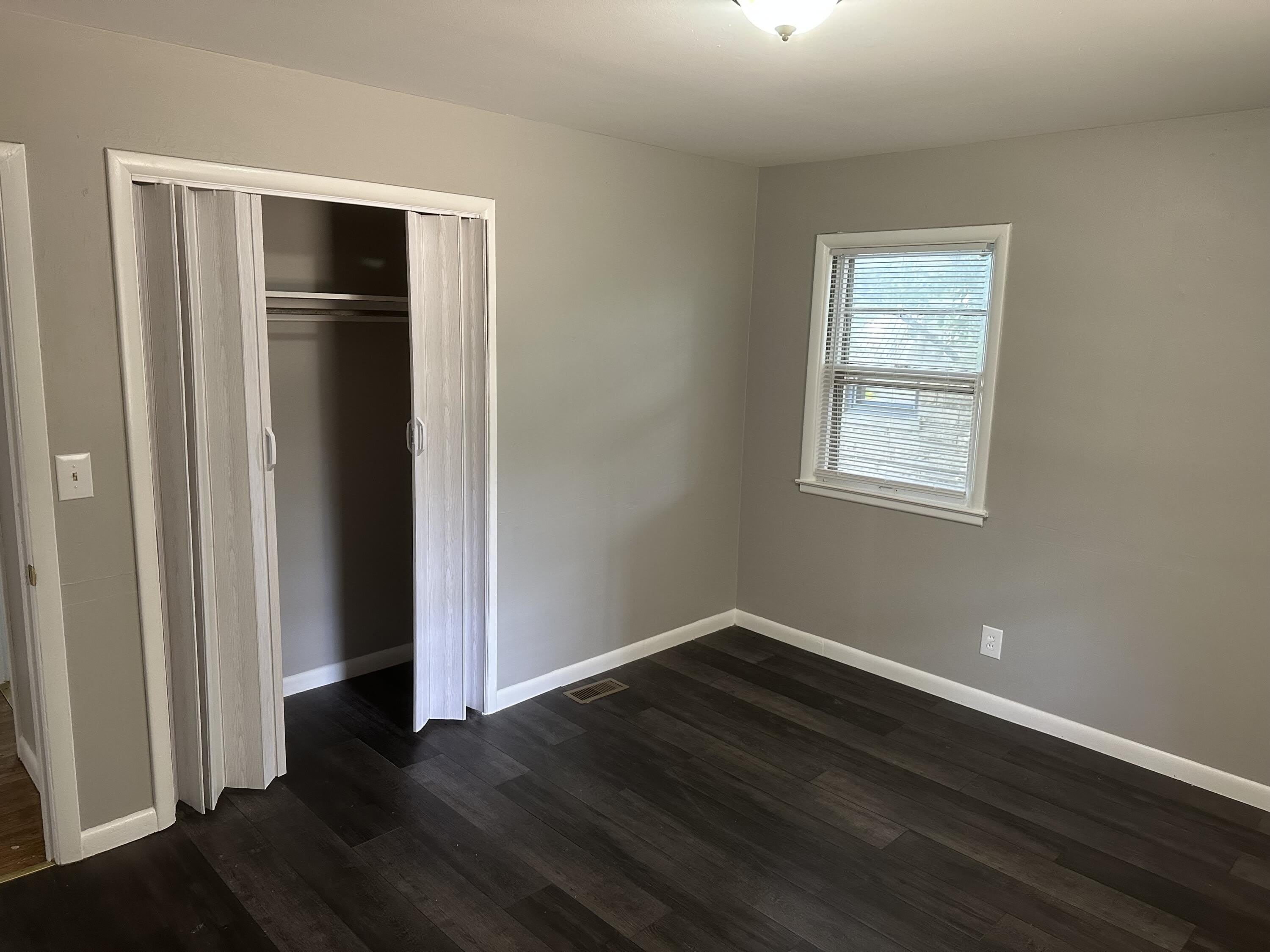 1072 Hudson Avenue – photo 5