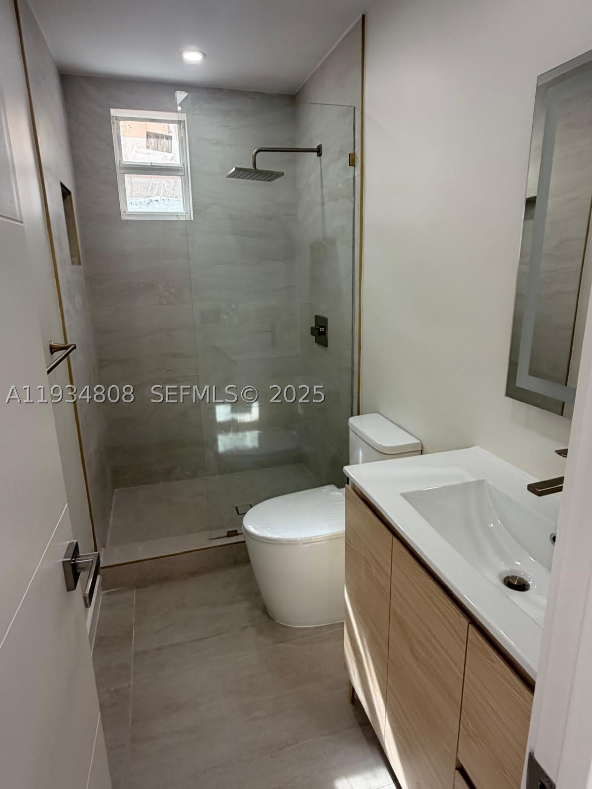 2436 SW 7th St – photo 4