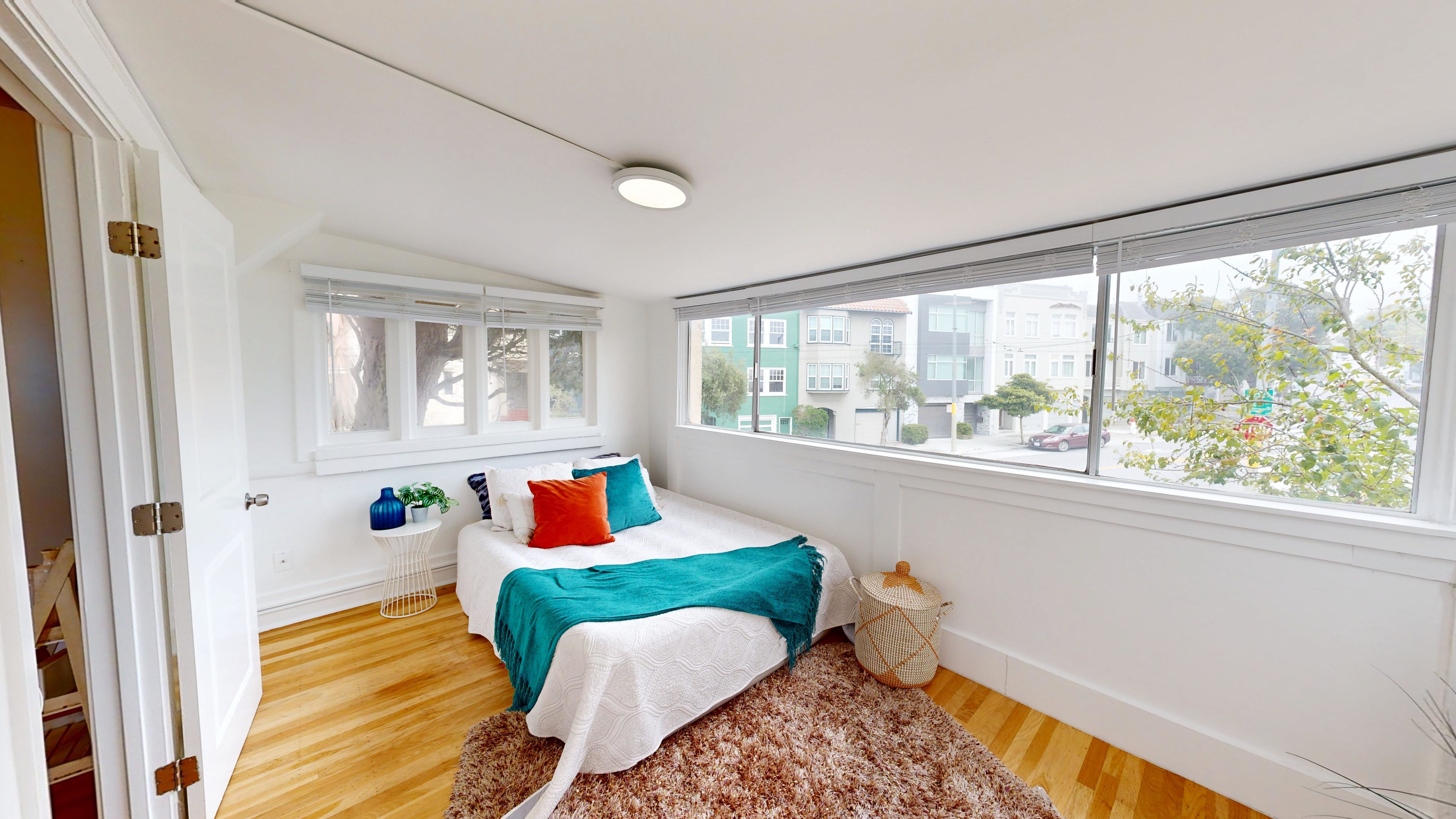 1077 Ashbury Sreeet – photo 1