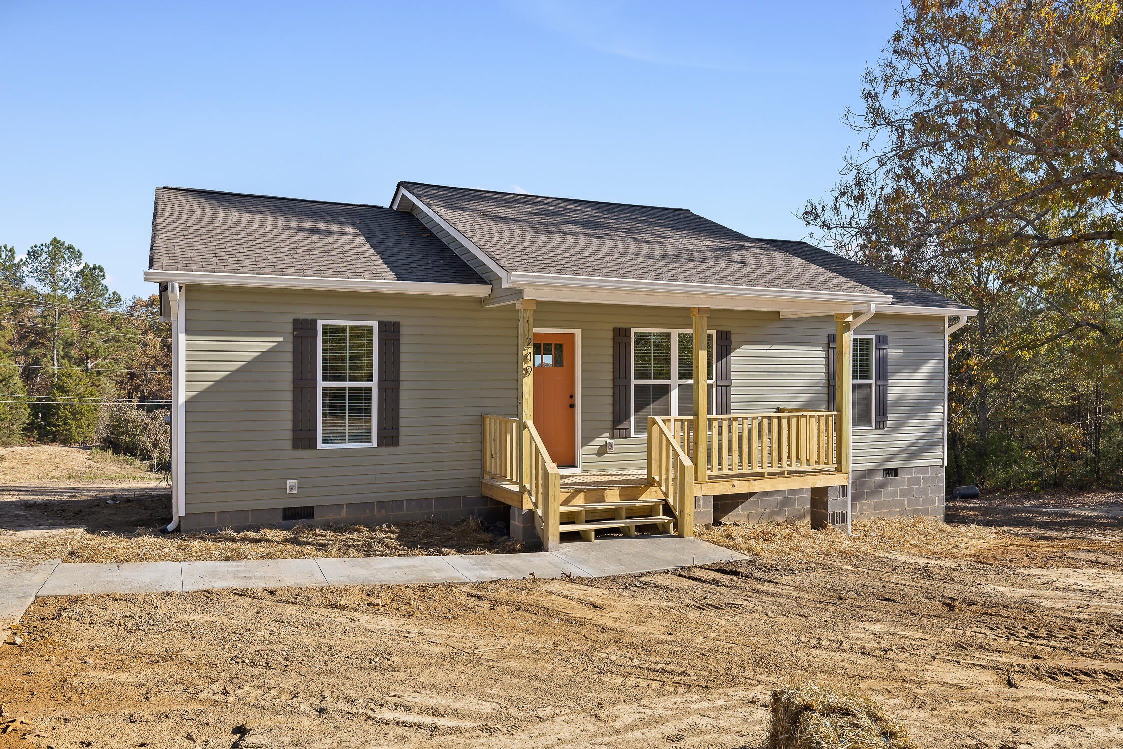 249 Luffman Road – photo 2