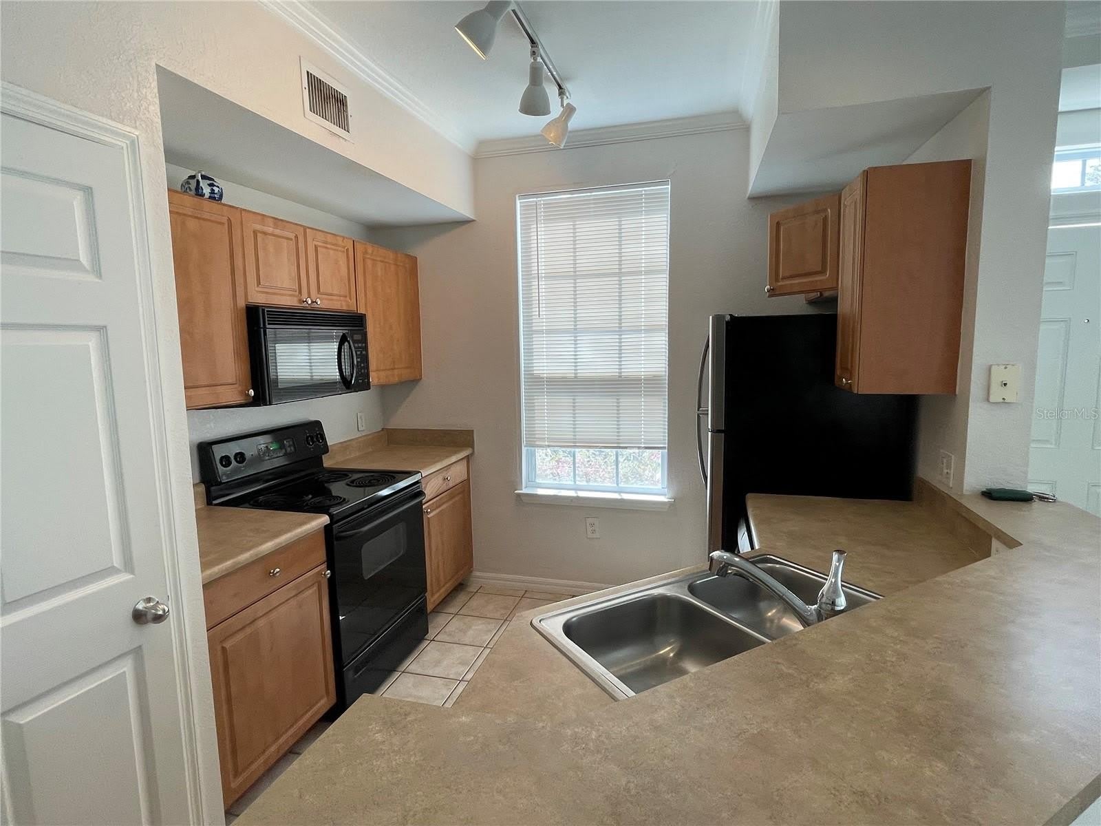 5500 ROSEHILL Road – photo 2