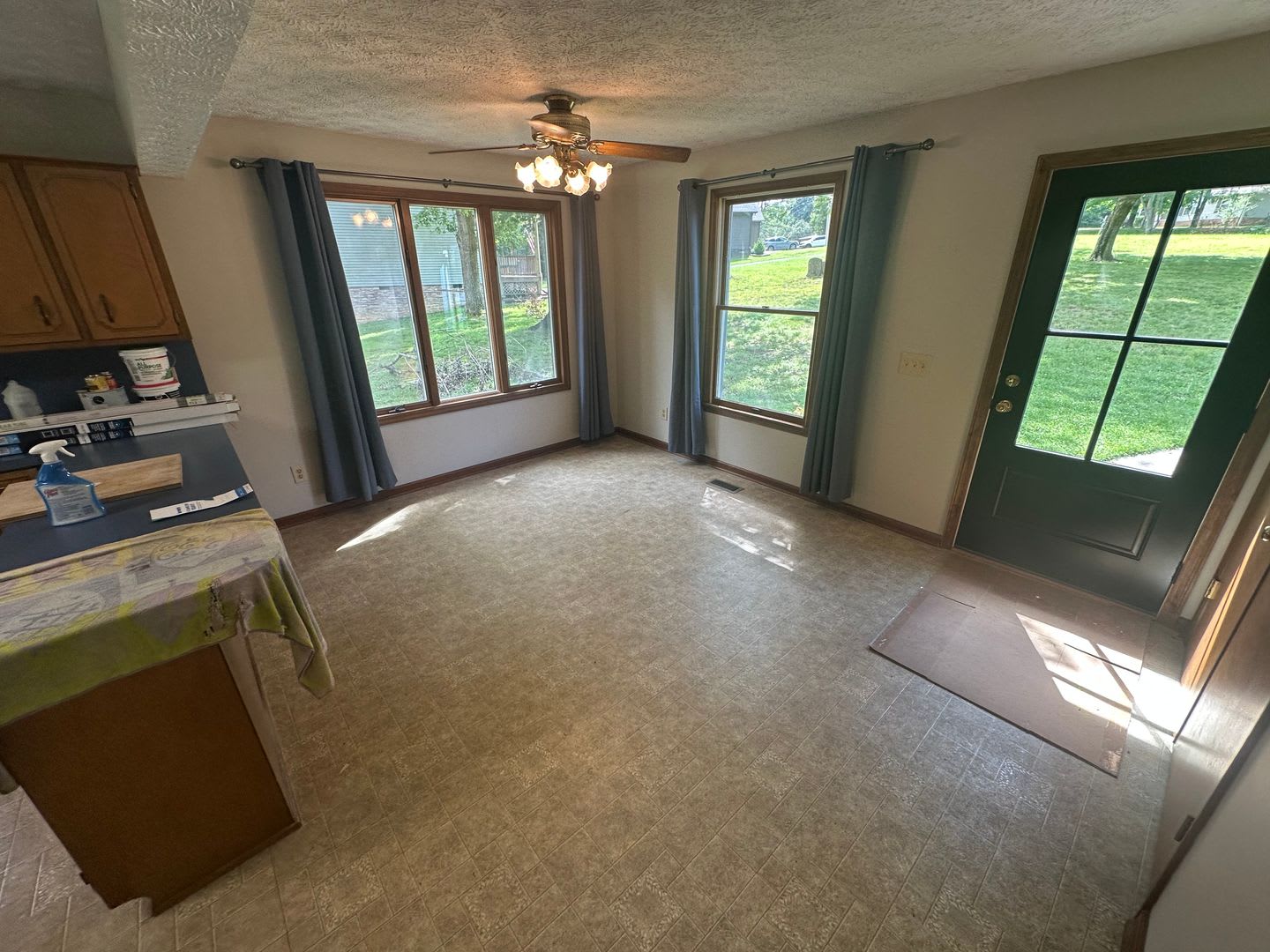 FOR LEASE- 2 BED, 1 BATH HOME THAT BACKS UP TO THE CUMBERLAND RIVER – photo 2