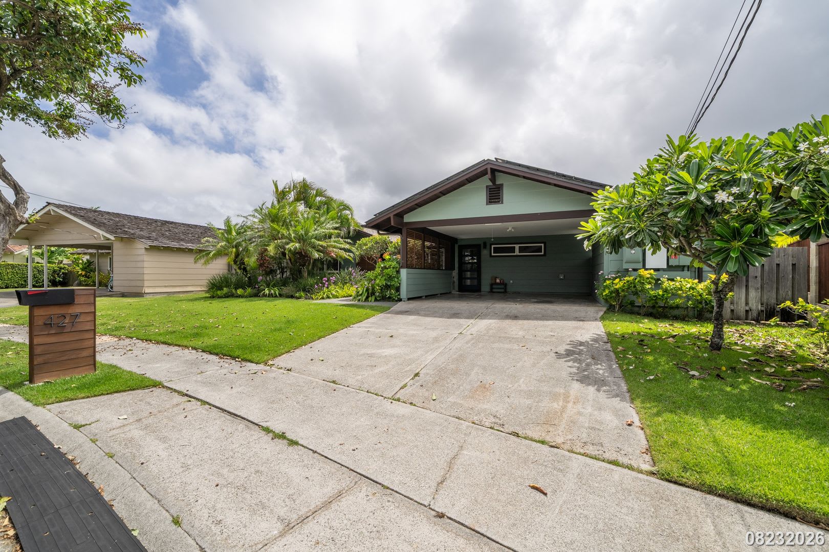 9 195 3Br 3Ba 1 816 Sf Private Executive Kailua Home With Spa Pv Battery Backup Available Now – photo 1