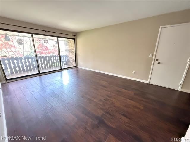 2116 PAULINE BLVD APT 304 – photo 2