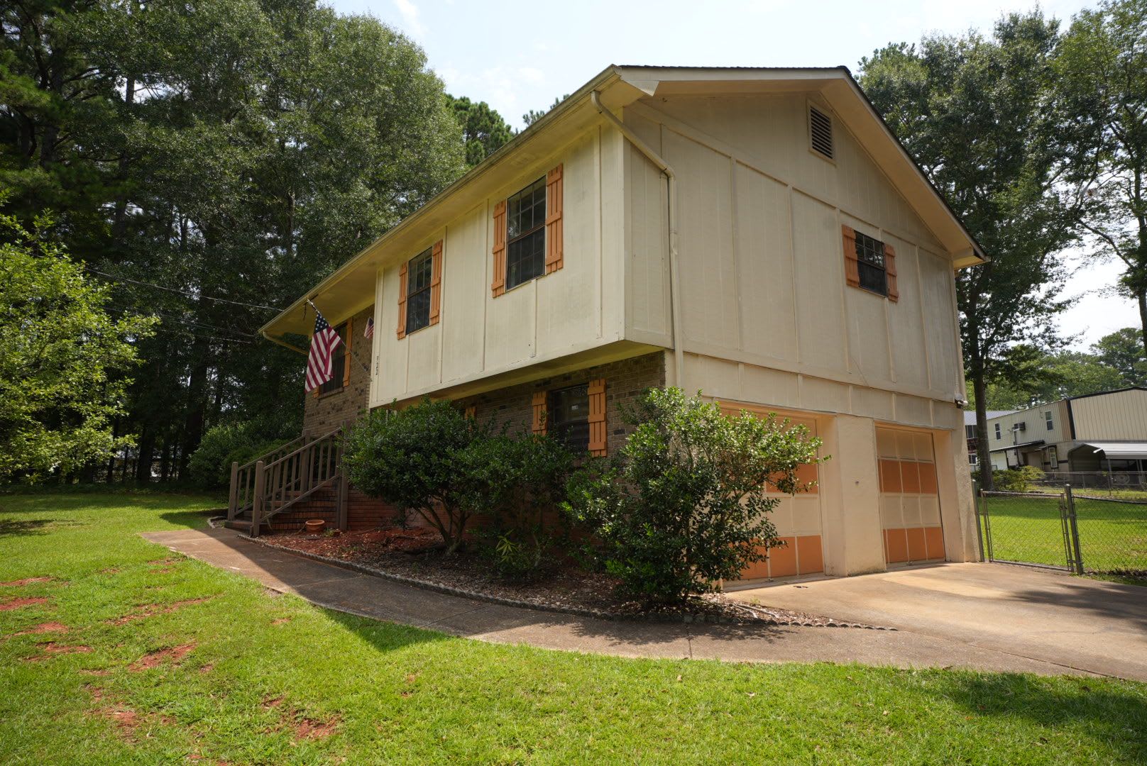 922 Henry Court Jacksonville Alabama 36265 – photo 2