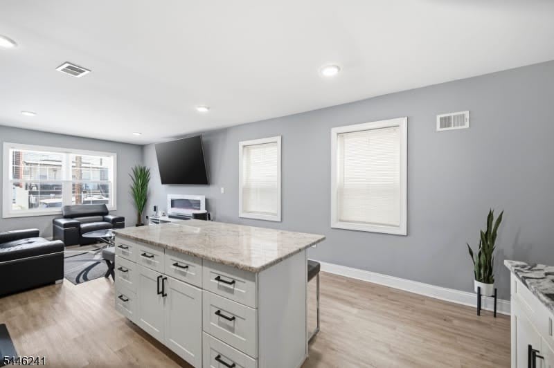 469 Henry St – photo 5