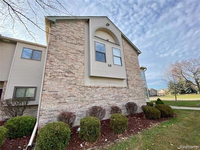 42715 LILLEY POINTE Drive – photo 2