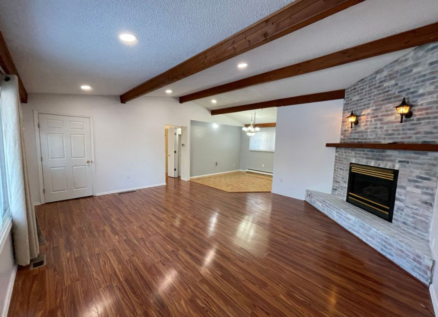 Well cared for 3 bedroom/ 2 bathroom Ranch Style home in Palmer with fenced in back yard and 2 car garage!! – photo 4