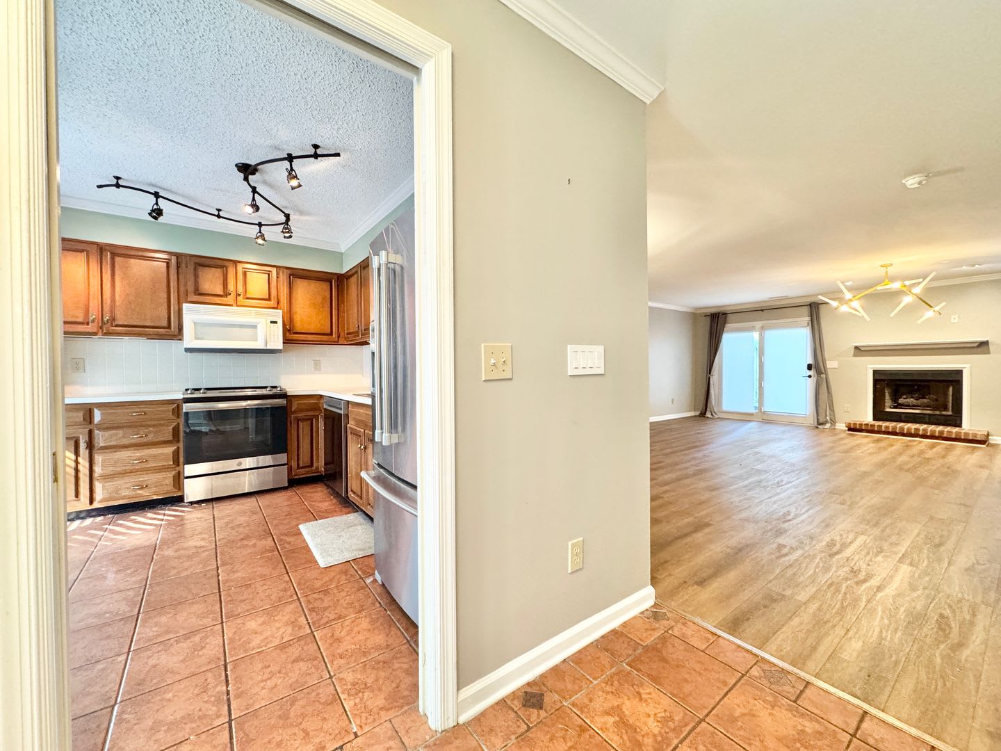 Spacious 3 Bedroom Townhome in Oak Ridge Meadows – photo 4