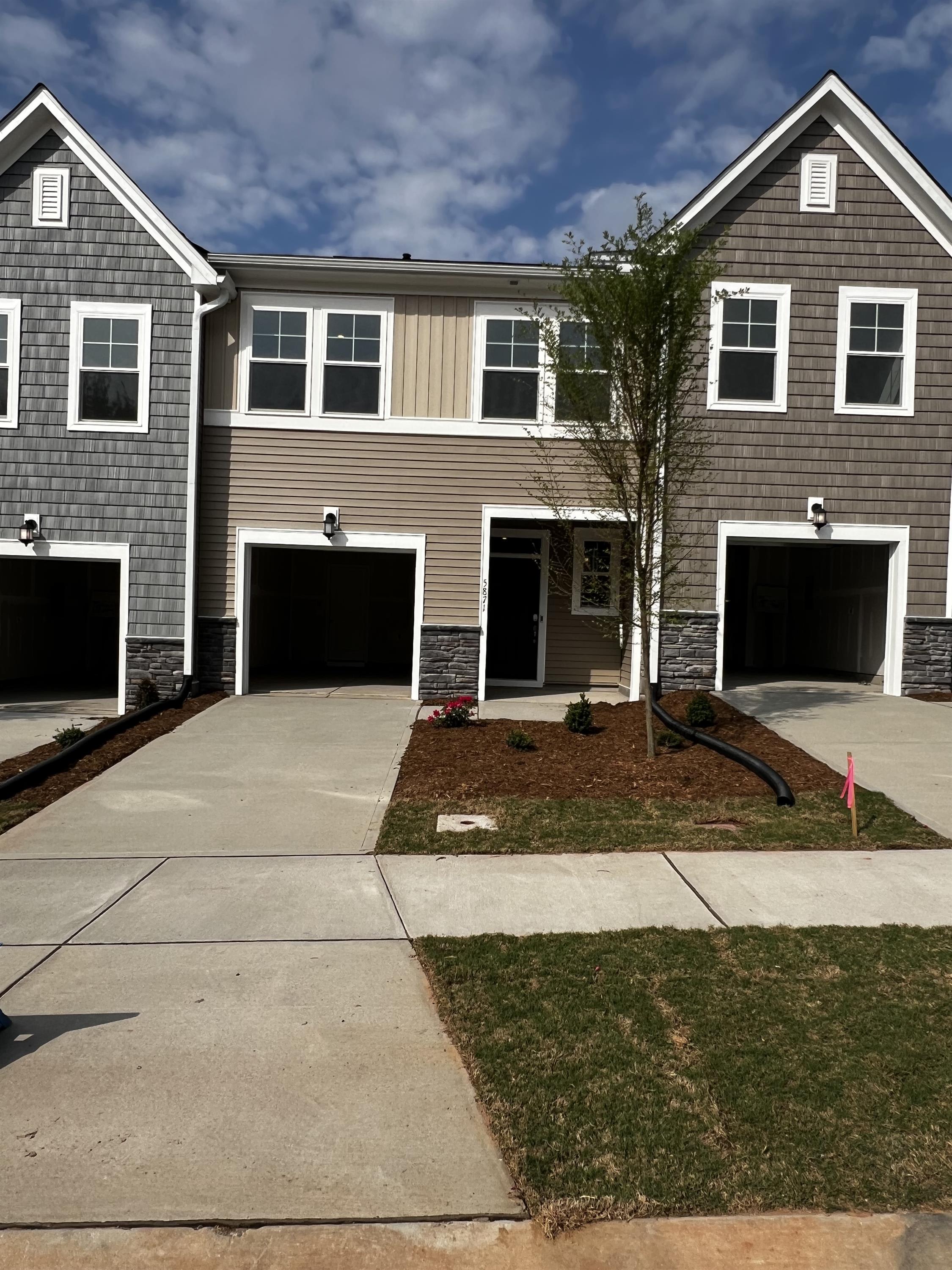 5871 Woodlawn Drive 1 – photo 2