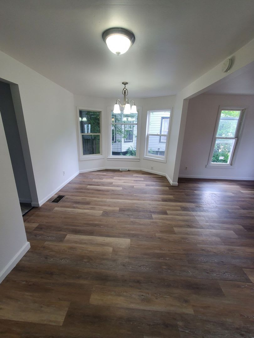 3 Bedroom Single Family – photo 1