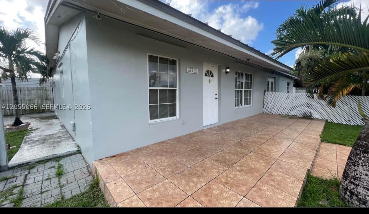 17201 Nw 53Rd Ave – photo 2