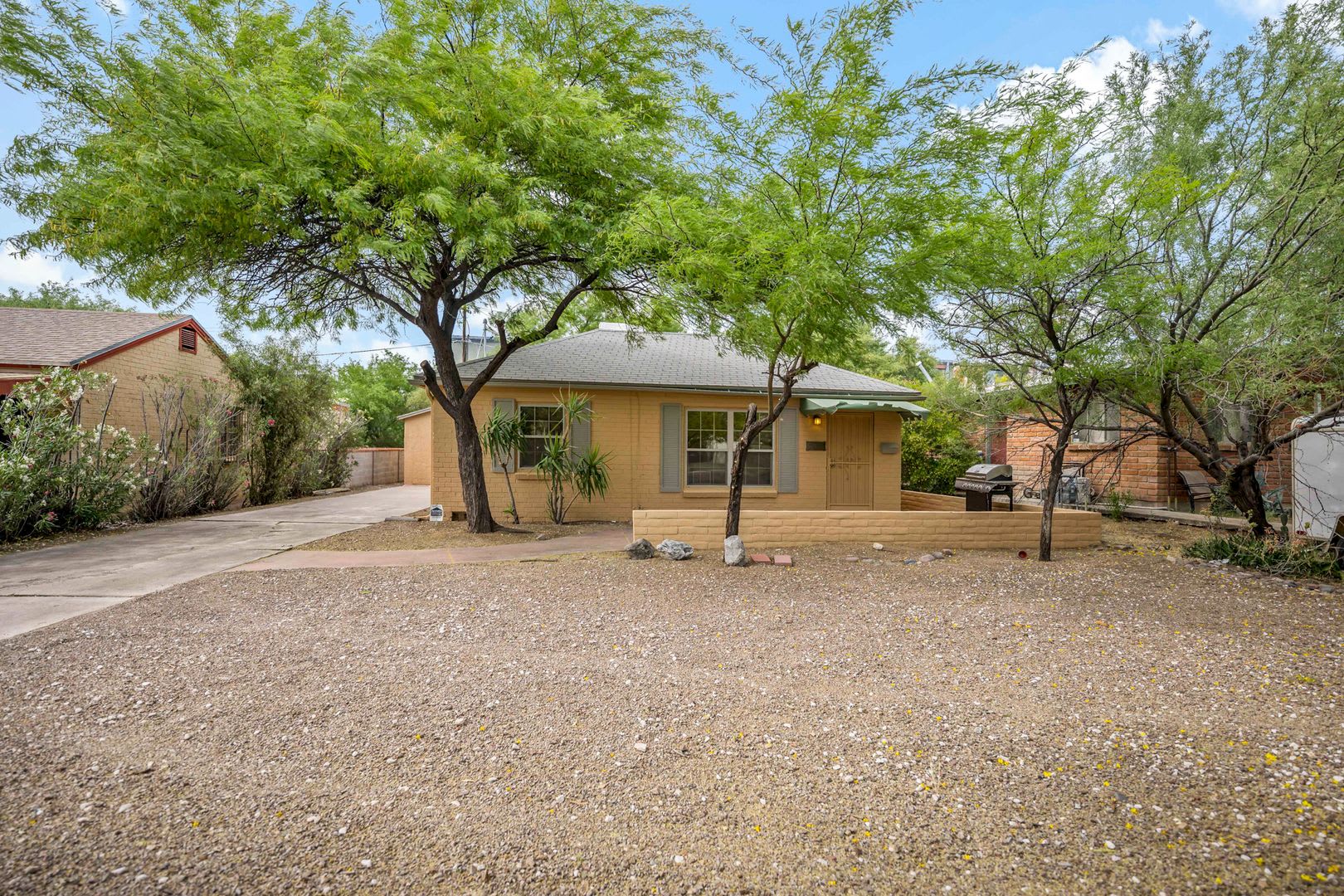 Perfect Home For College Students! 3 Bed 2 Bath! – photo 4