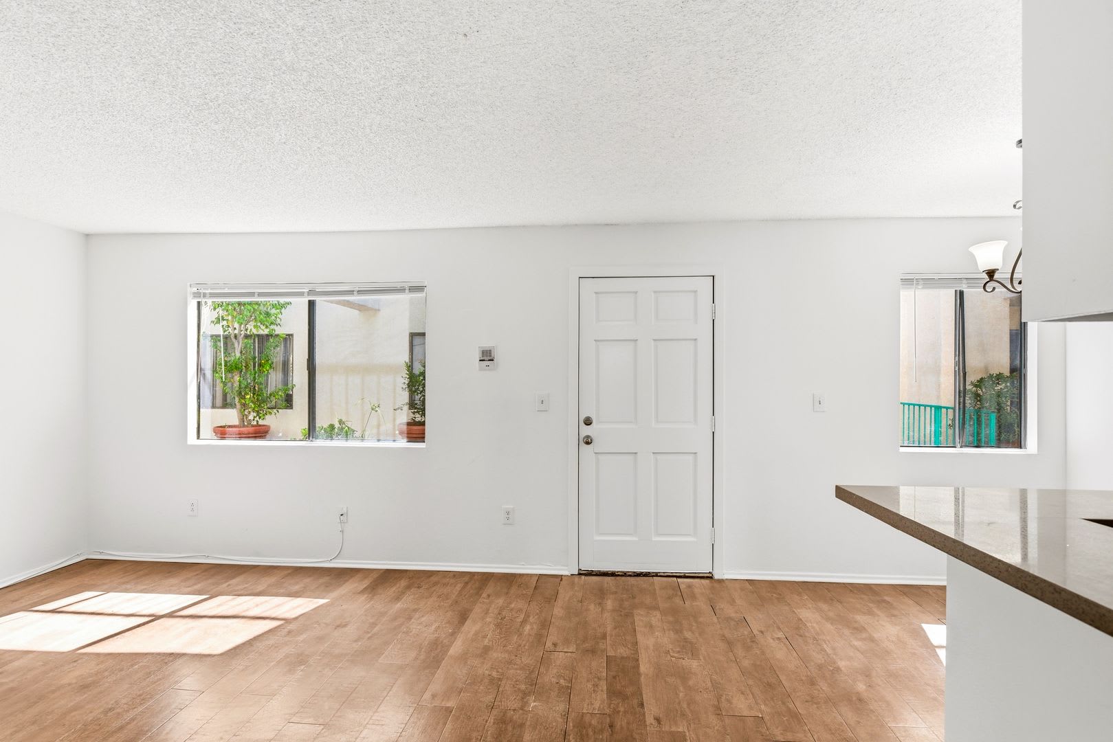 Harvard, Glendale Residences – photo 2
