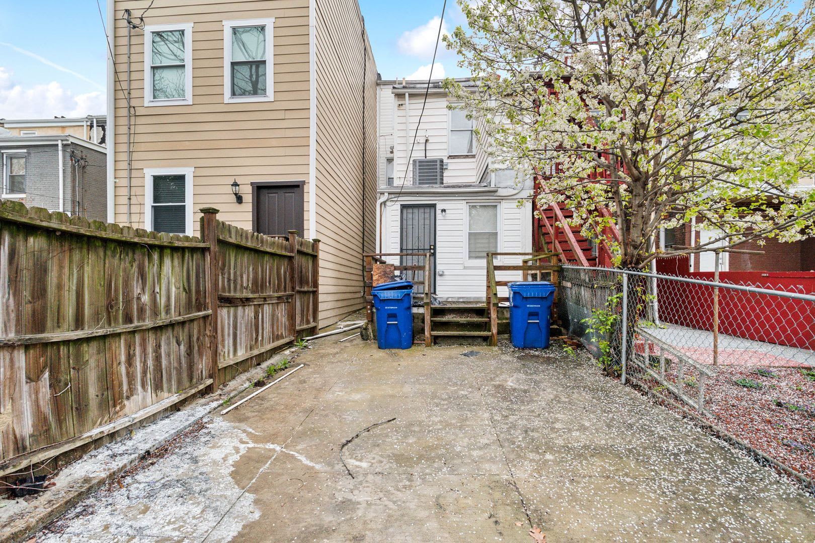 Move In This August Get 500 Off Freshly Updated Baltimore Rowhome – photo 5