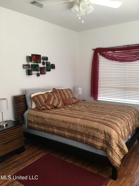 153 Markham Drive – photo 5