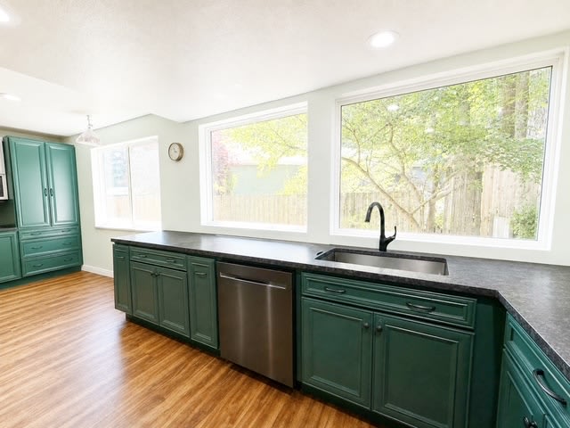 716 Parkway Court Northeast – photo 5