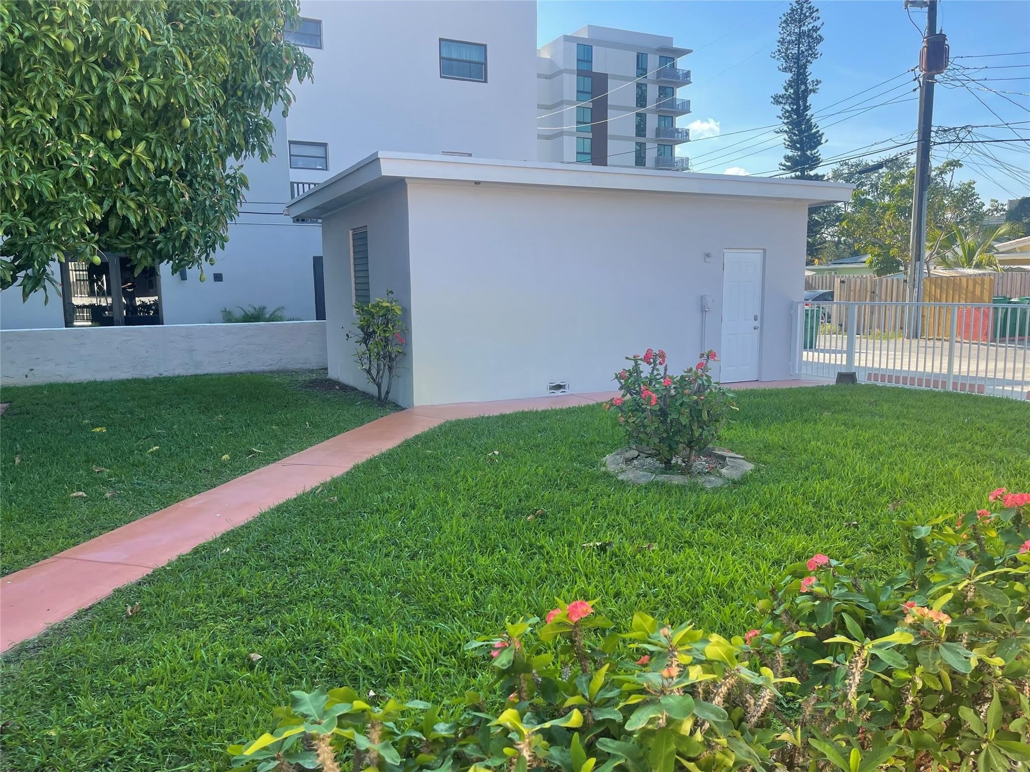 1727 DEWEY Street – photo 5