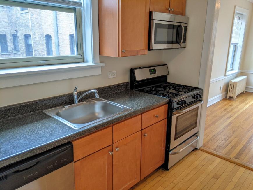 914 Crain St. – photo 3