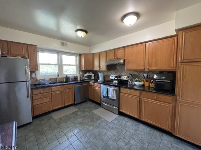 1 Carriage Way – photo 5