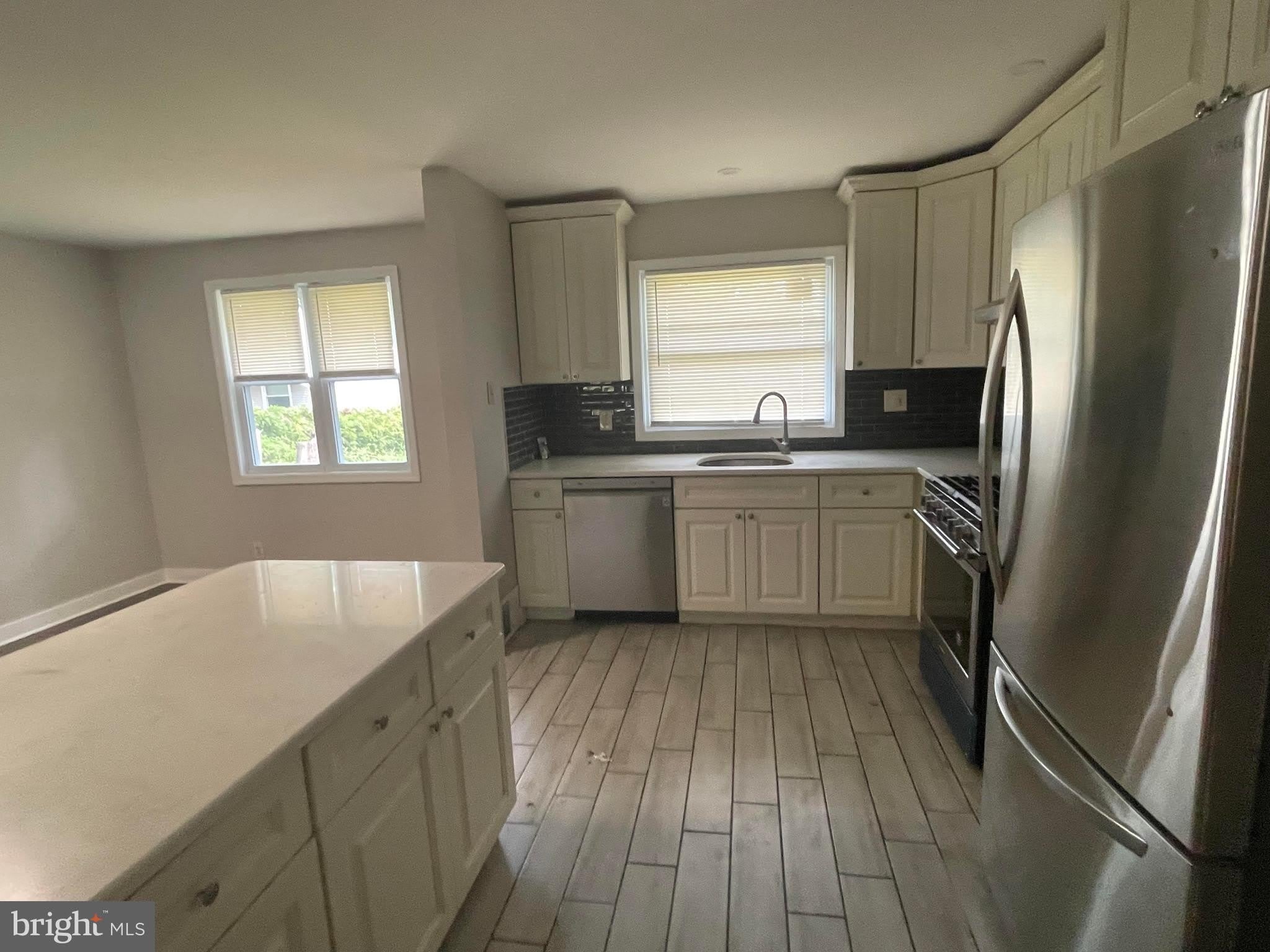 209 MAINE Avenue – photo 5