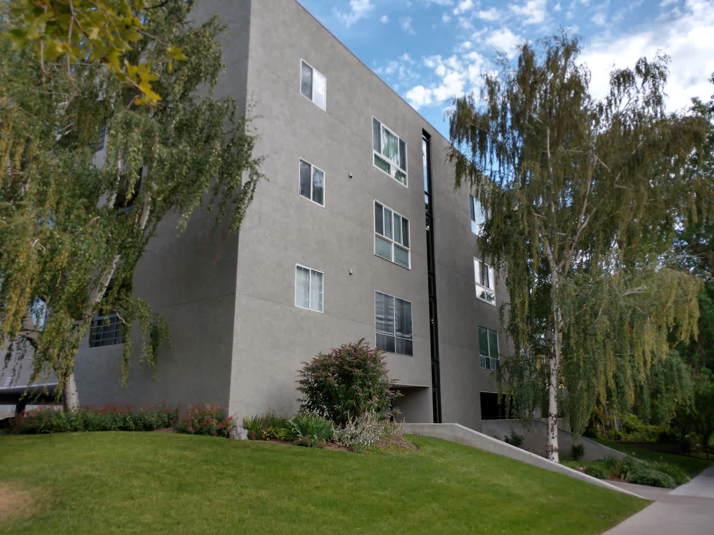PRICE DROP!! Downtown Deluxe 2 bd Penthouse! FREE RENT! – photo 2