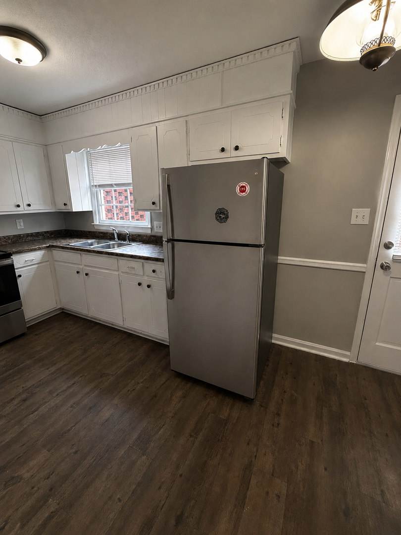 Two bedroom, 1.5 bath in Graham--McAden Place – photo 5
