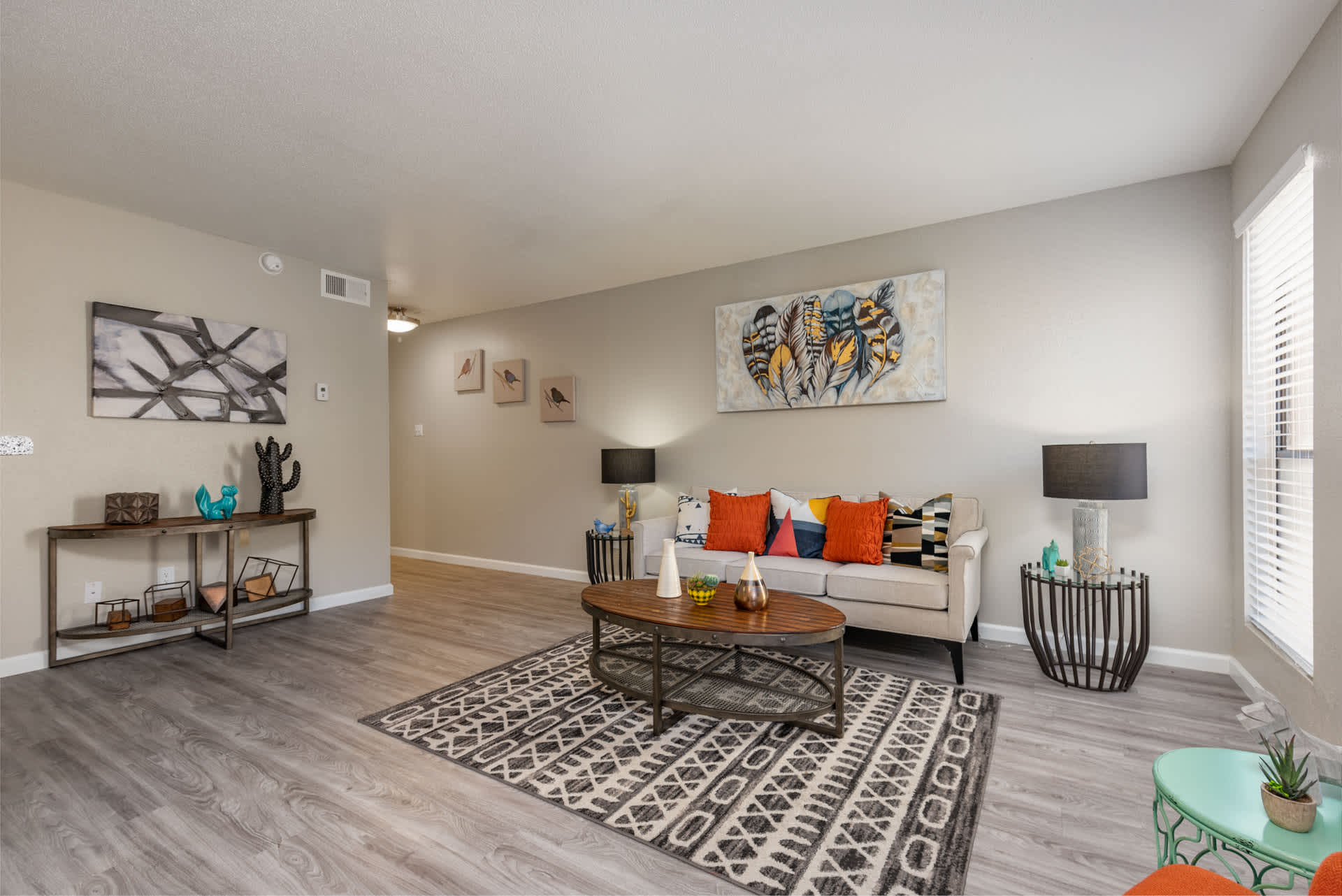 Alvarado Apartment Homes – photo 3