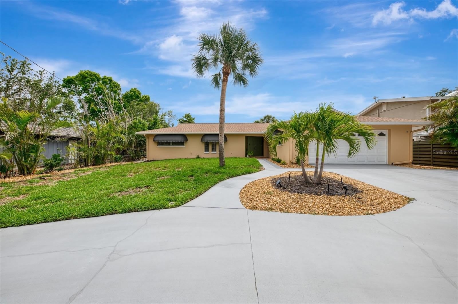 4946 COMMONWEALTH Drive – photo 2
