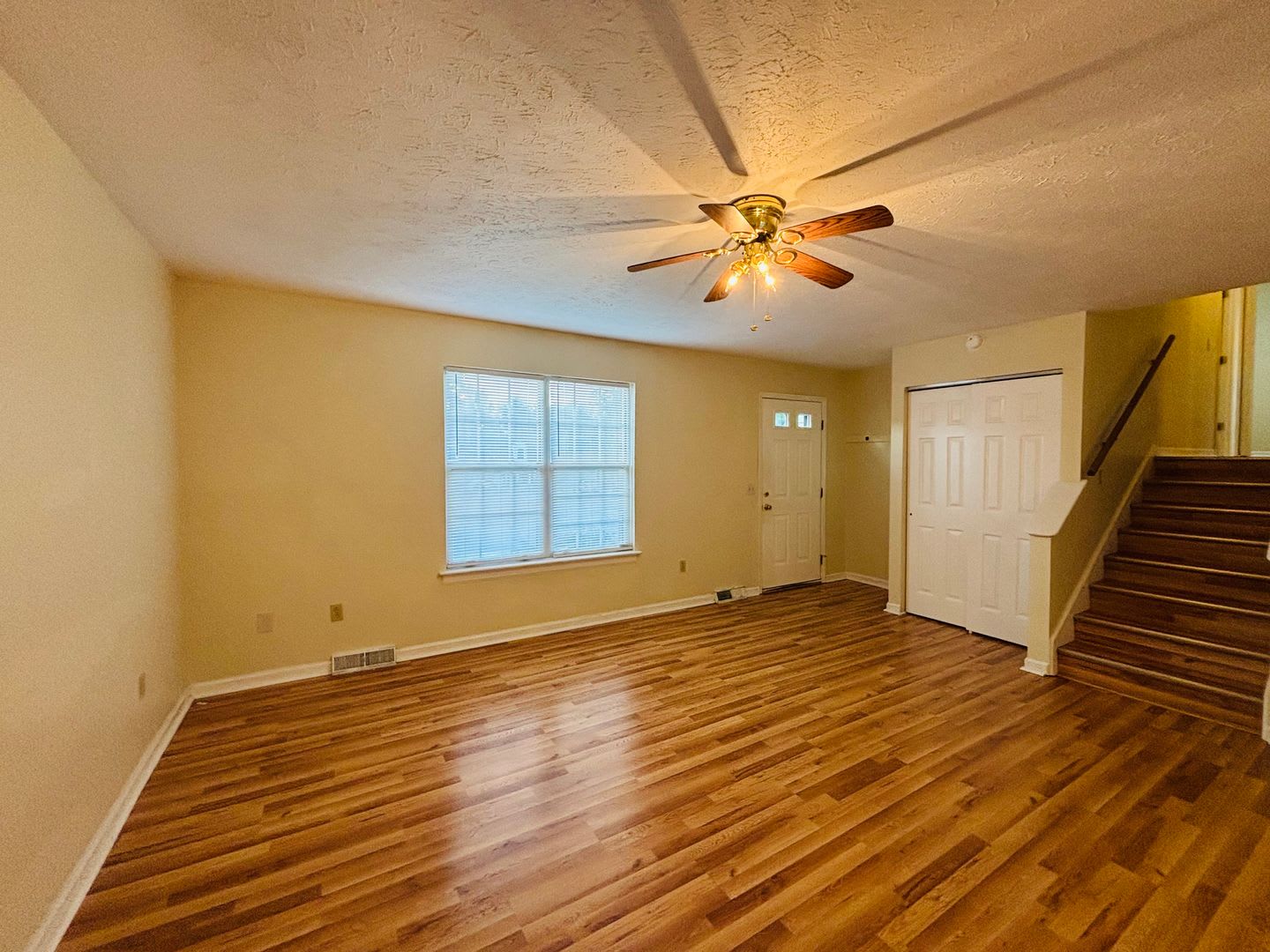 4 Bedroom 2 Bath House 1 Car Garage – photo 3