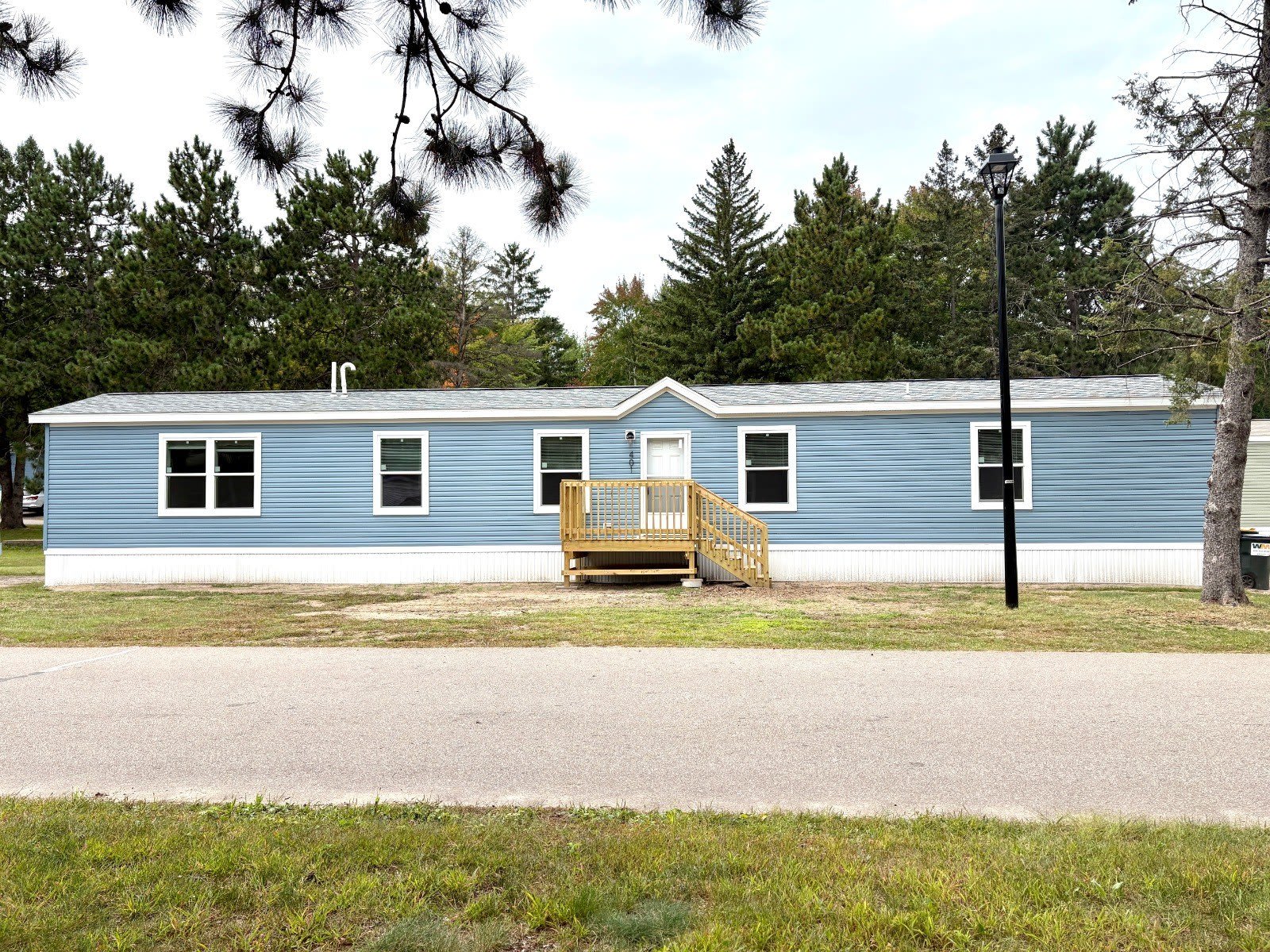 401 Lilly Ln – photo 1