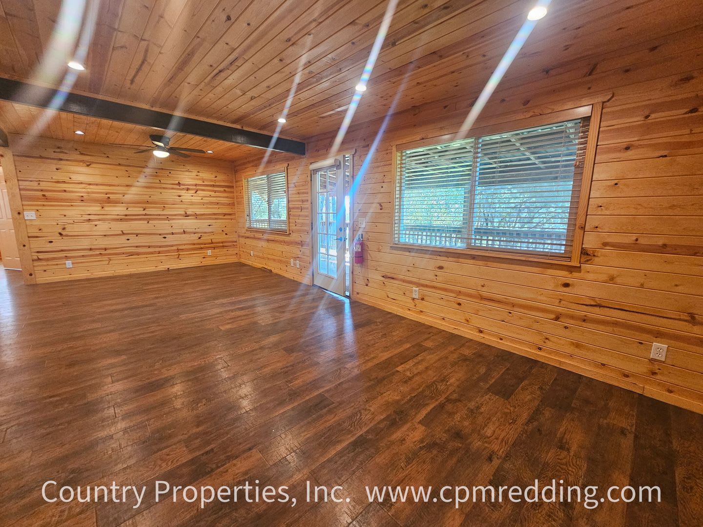Country Living with 4 Bedrooms plus an Office! – photo 4