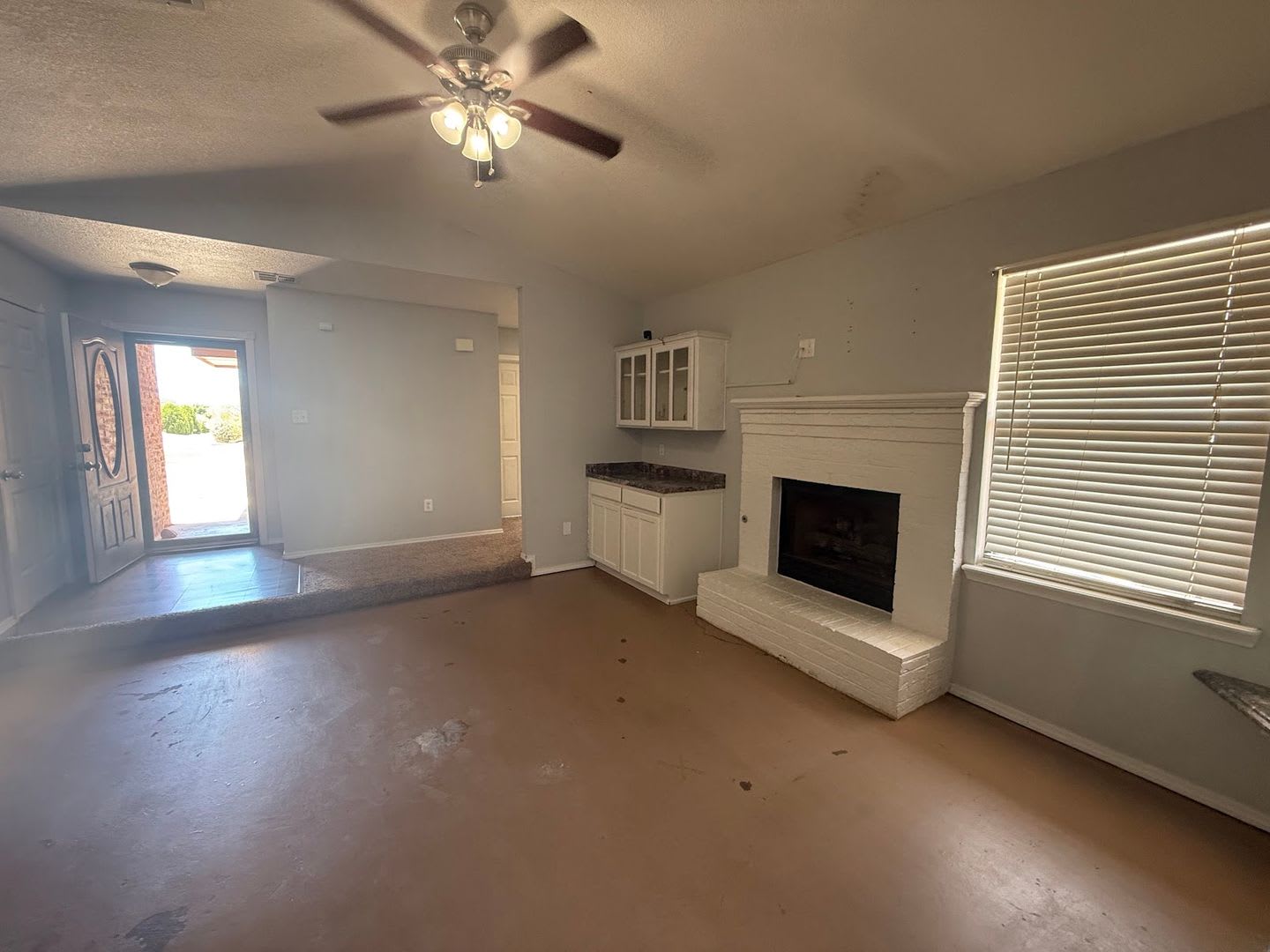 609 Montwood – photo 4