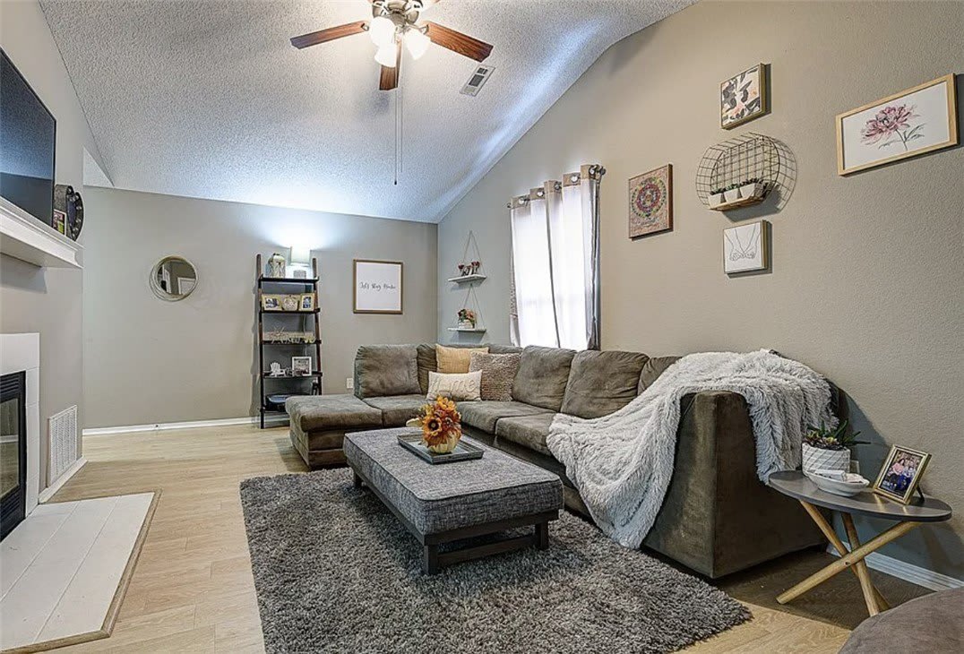 1701 Signature Drive – photo 2