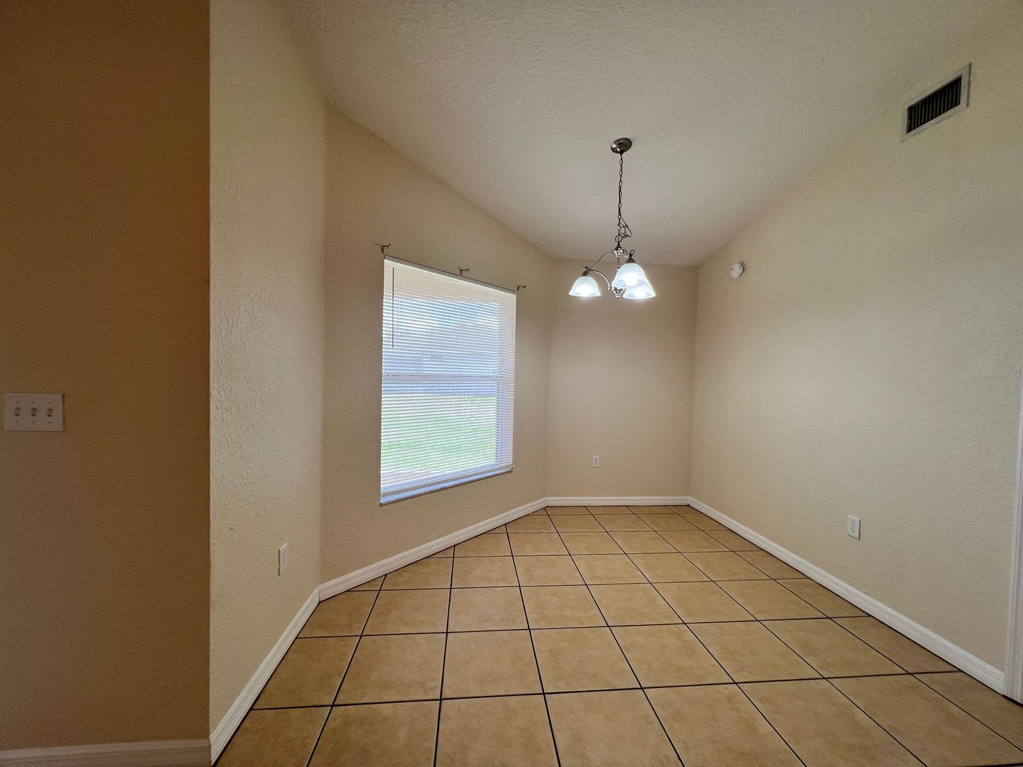 Now Available: 4BR/2BA Modern Home – photo 5