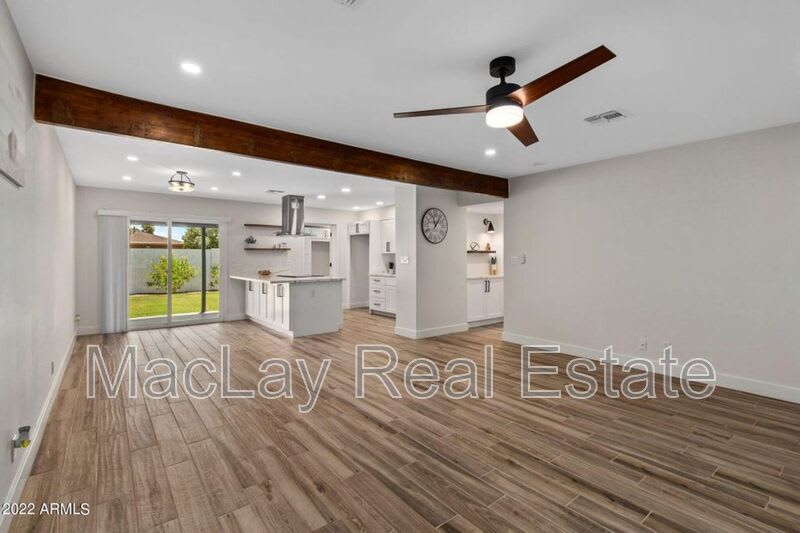 409 N. Arrowhead Dr. – photo 4